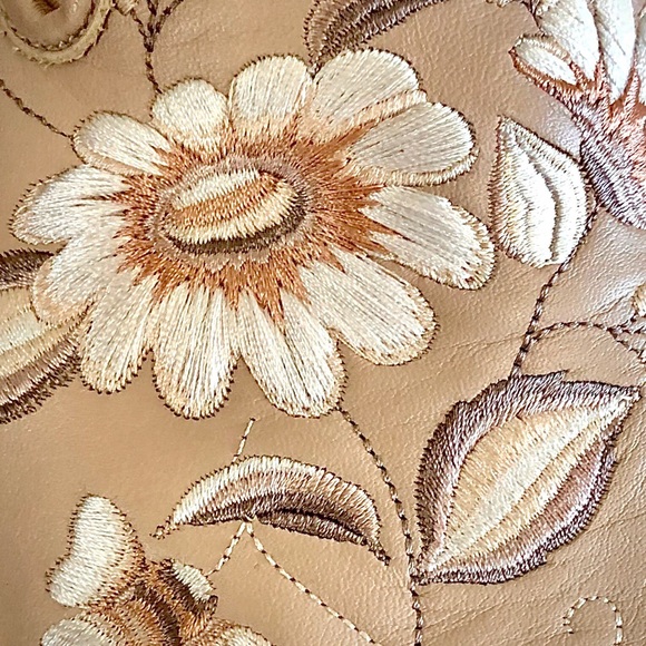 NWT Mark Nason Rosie Embroidered Women Slip On - Picture 5 of 6